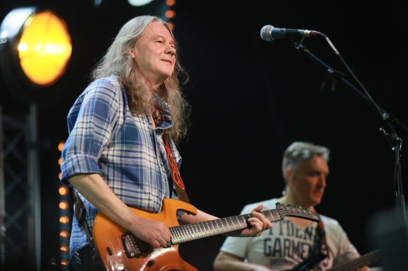 &CHcy;&icy;&ZHcy; & CO "THE BEST"